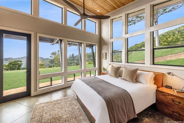 228 Forest Ridge Way, Honolulu, HI 96822