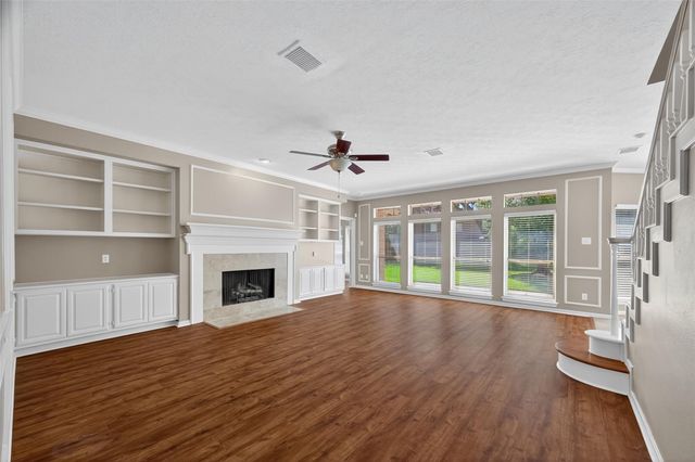 1903 Hillside Oak Lane, Houston, TX 77062