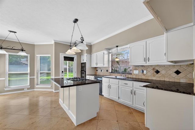1903 Hillside Oak Lane, Houston, TX 77062