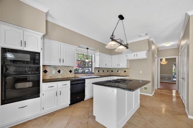 1903 Hillside Oak Lane, Houston, TX 77062