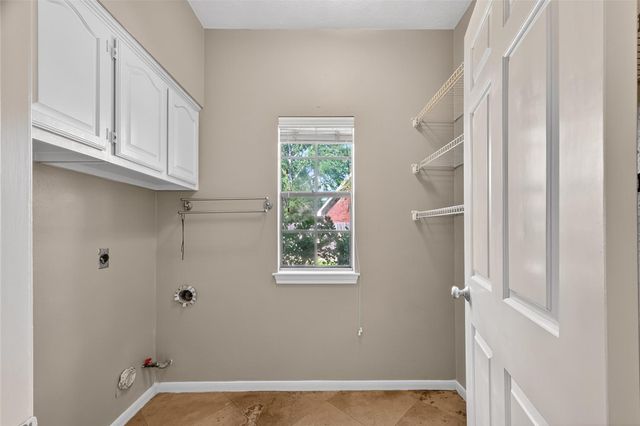 1903 Hillside Oak Lane, Houston, TX 77062