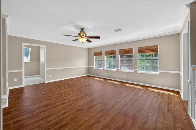 1903 Hillside Oak Lane, Houston, TX 77062