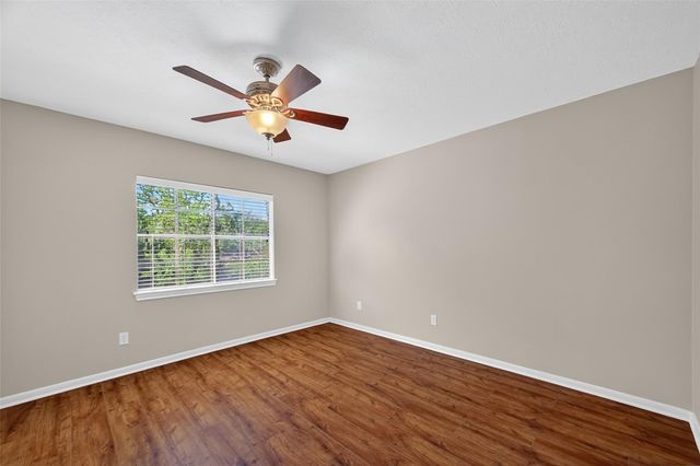 1903 Hillside Oak Lane, Houston, TX 77062