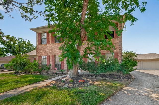 1903 Hillside Oak Lane, Houston, TX 77062