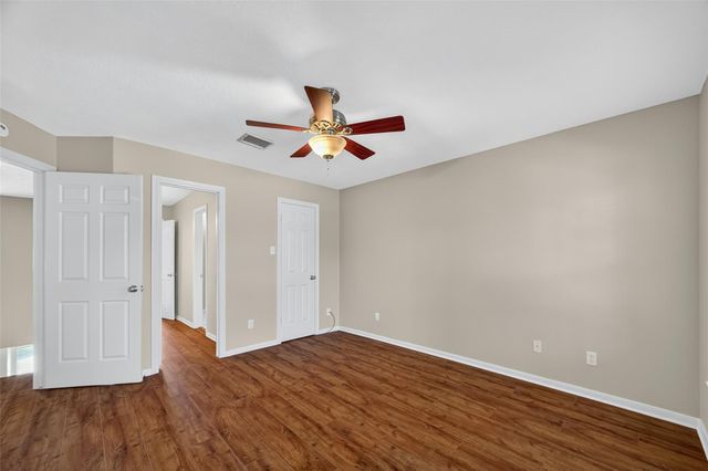 1903 Hillside Oak Lane, Houston, TX 77062