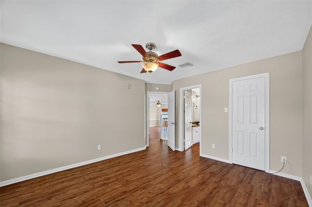 1903 Hillside Oak Lane, Houston, TX 77062