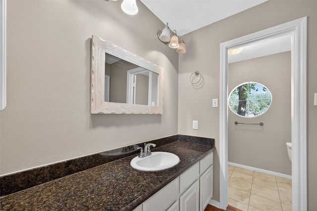 1903 Hillside Oak Lane, Houston, TX 77062