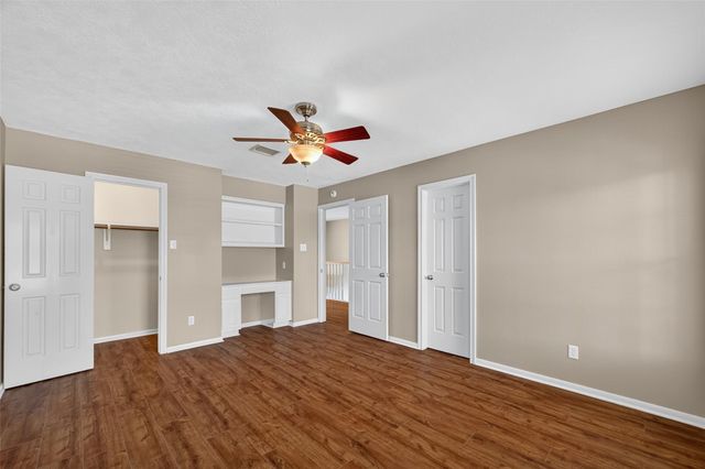 1903 Hillside Oak Lane, Houston, TX 77062