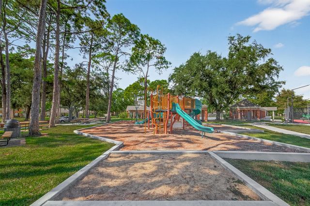 1903 Hillside Oak Lane, Houston, TX 77062