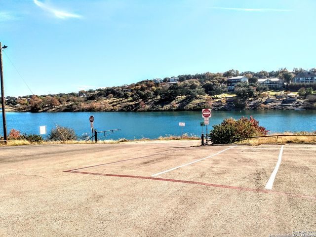 1530 Laurie Dr, Canyon Lake, TX 78133