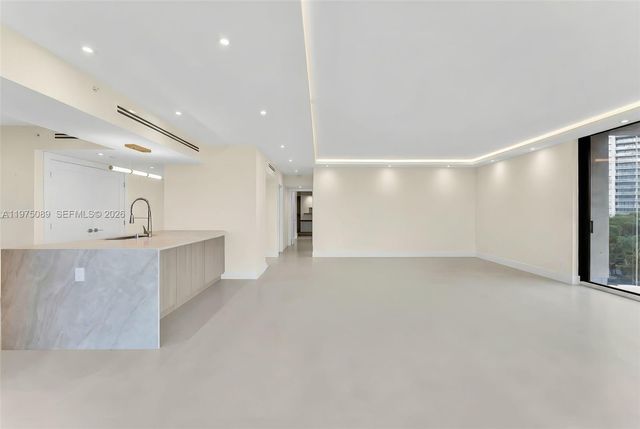 19355 Turnberry Way 4K, Aventura, FL 33180