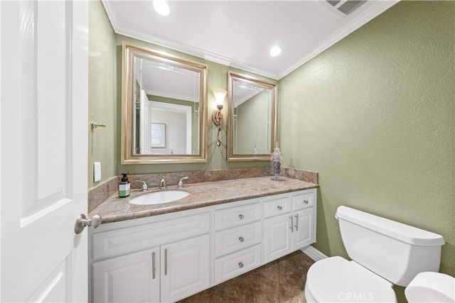 42 Christamon West, Irvine, CA 92620