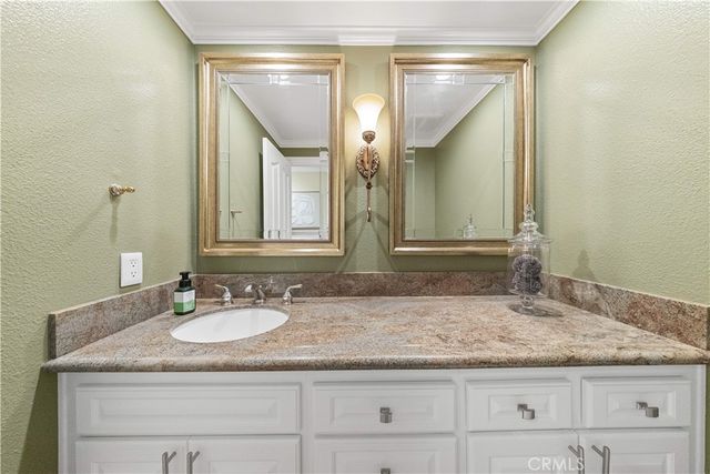 42 Christamon West, Irvine, CA 92620