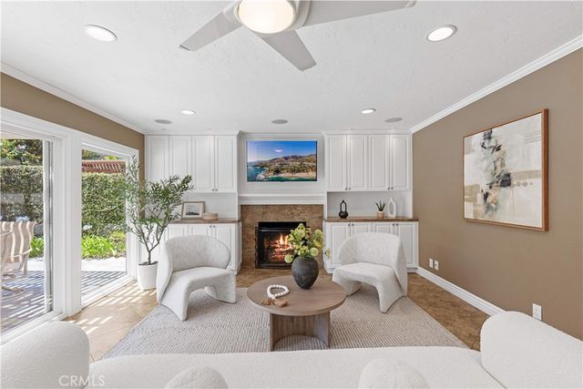 42 Christamon West, Irvine, CA 92620