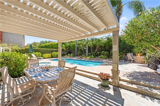 42 Christamon West, Irvine, CA 92620