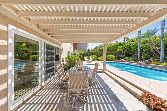 42 Christamon West, Irvine, CA 92620