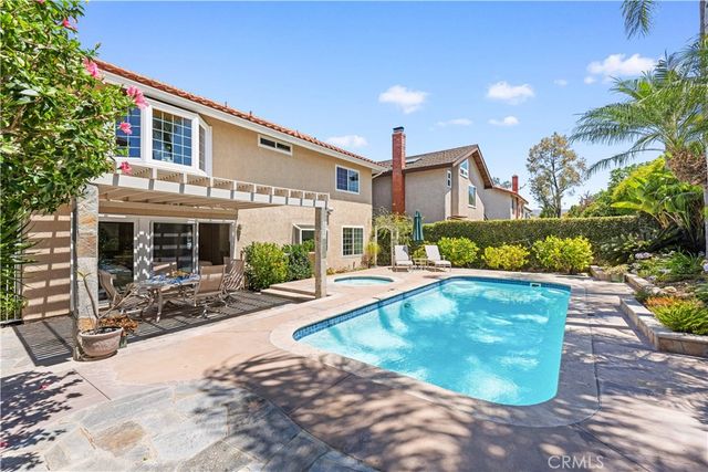42 Christamon West, Irvine, CA 92620