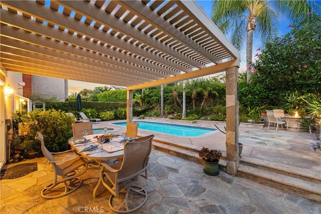 42 Christamon West, Irvine, CA 92620