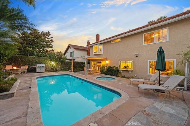 42 Christamon West, Irvine, CA 92620
