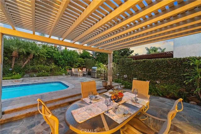 42 Christamon West, Irvine, CA 92620