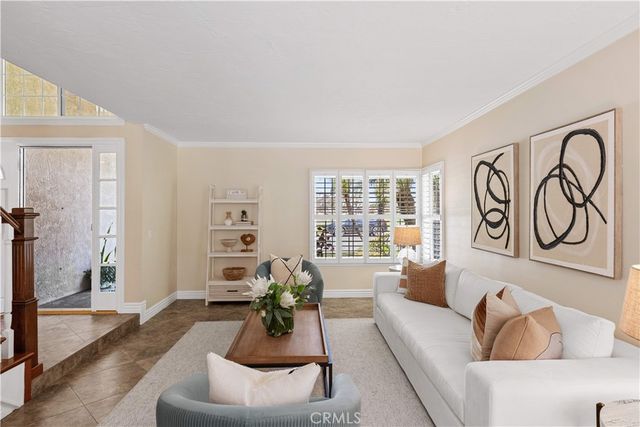 42 Christamon West, Irvine, CA 92620