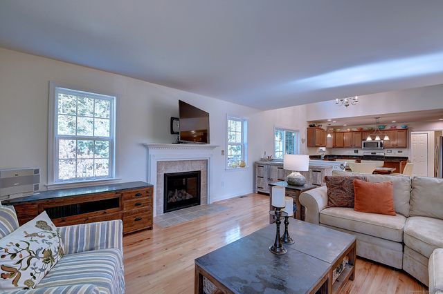 15 Pepin Place 15, South Windsor, CT 06074