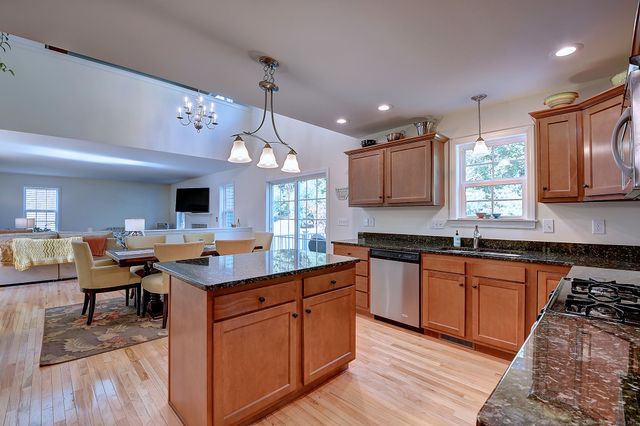 15 Pepin Place 15, South Windsor, CT 06074