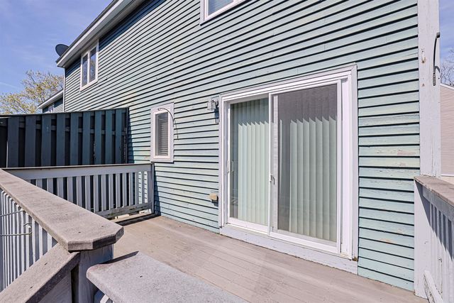 11 Valley West Way, Manchester, NH 03102