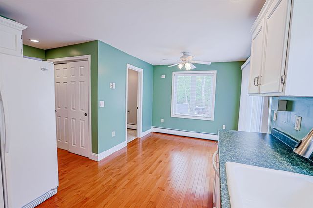 11 Valley West Way, Manchester, NH 03102