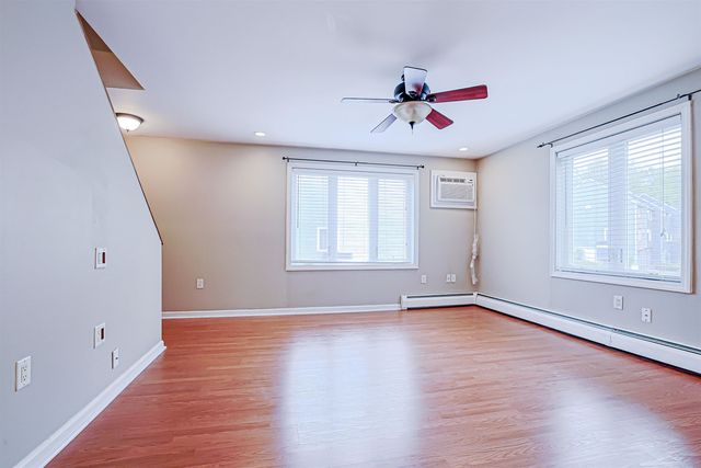 11 Valley West Way, Manchester, NH 03102