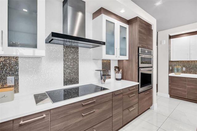 100 1ST AVENUE N 901, St Petersburg, FL 33701