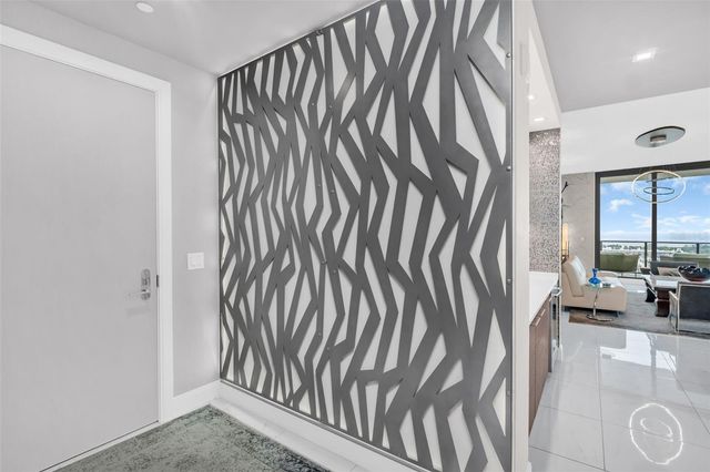 100 1ST AVENUE N 901, St Petersburg, FL 33701