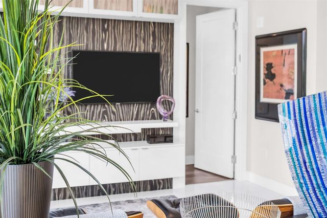 100 1ST AVENUE N 901, St Petersburg, FL 33701