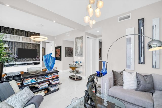 100 1ST AVENUE N 901, St Petersburg, FL 33701