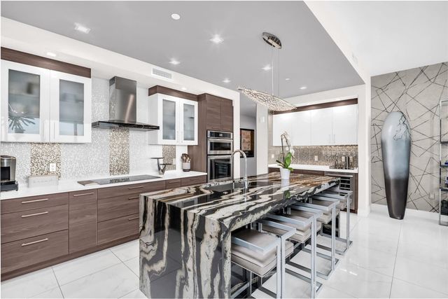 100 1ST AVENUE N 901, St Petersburg, FL 33701