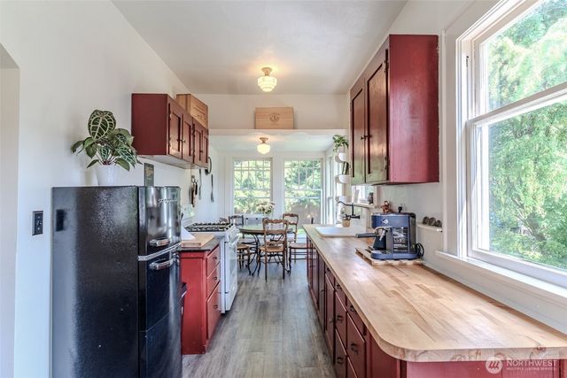 311 Cherry Street, Blaine, WA 98230