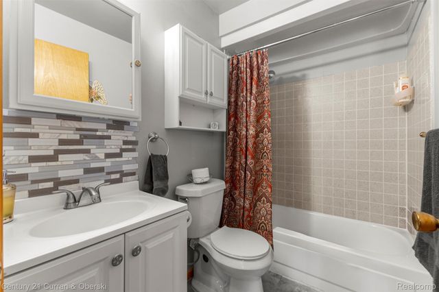 18875 Poinciana, Redford Charter Township, MI 48240