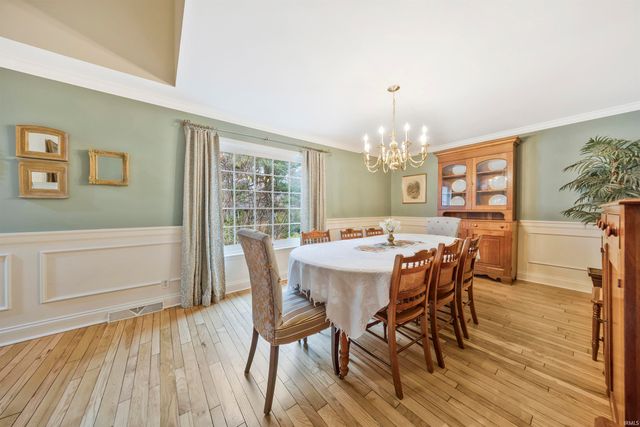 8 Oak Meadow Road, Evansville, IN 47725