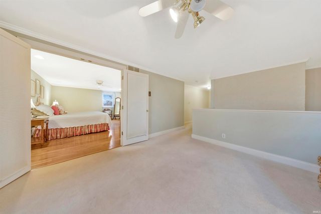 8 Oak Meadow Road, Evansville, IN 47725