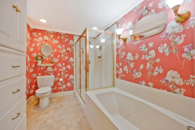 8 Oak Meadow Road, Evansville, IN 47725