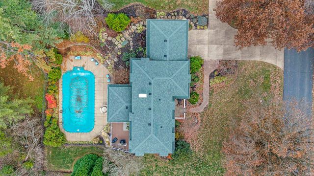 8 Oak Meadow Road, Evansville, IN 47725