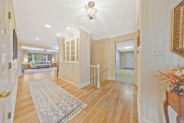 8 Oak Meadow Road, Evansville, IN 47725