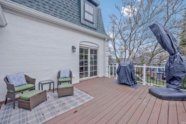 8 Oak Meadow Road, Evansville, IN 47725