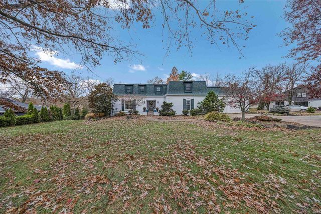 8 Oak Meadow Road, Evansville, IN 47725