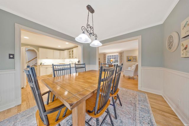 8 Oak Meadow Road, Evansville, IN 47725