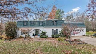 8 Oak Meadow Road, Evansville, IN 47725