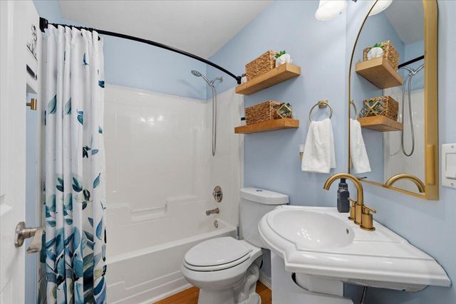 2772 Tim Avenue, Brighton, MI 48114