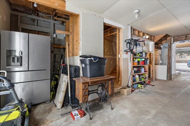 2772 Tim Avenue, Brighton, MI 48114