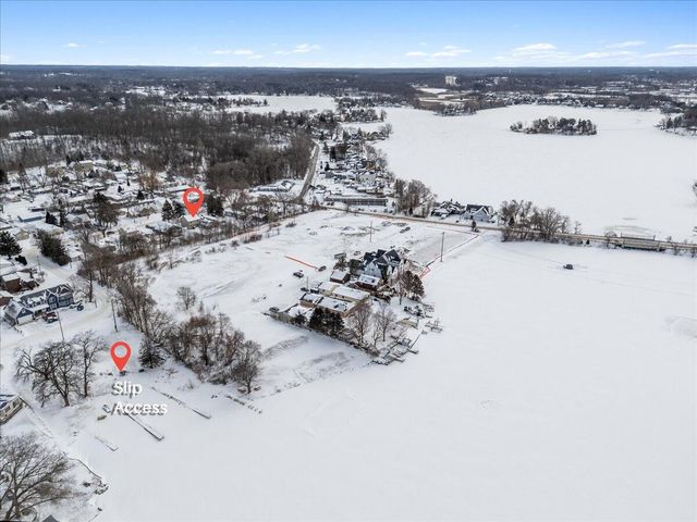 2772 Tim Avenue, Brighton, MI 48114