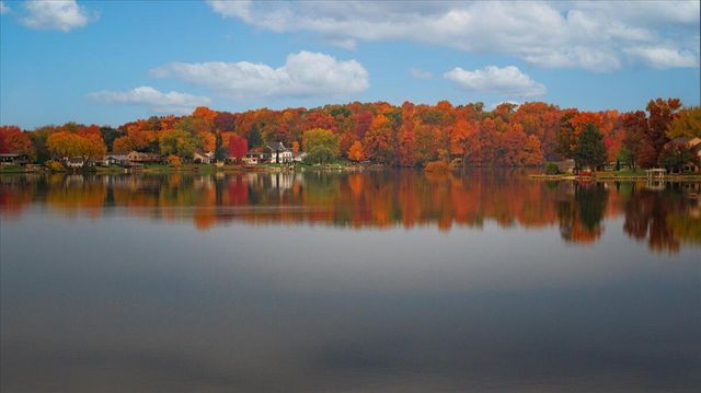 2772 Tim Avenue, Brighton, MI 48114